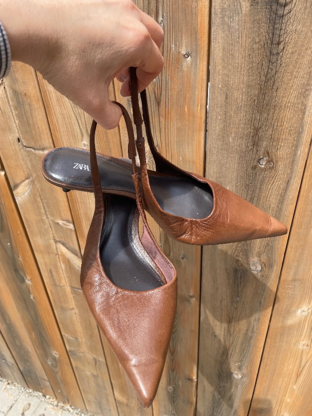 Brown slingback kitten heel - Picture 2 of 3